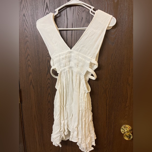 Windsor Dresses & Skirts - White sexy dress